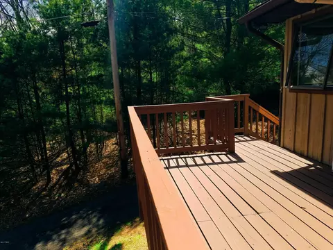 113 Windwards Ln, Dingmans Ferry, PA 18328 photo 32