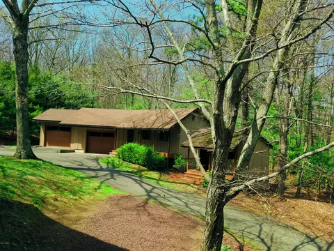 113 Windwards Ln, Dingmans Ferry, PA 18328 photo 45
