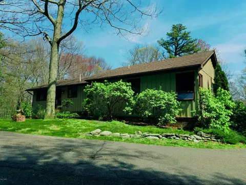 113 Windwards Ln, Dingmans Ferry, PA 18328 photo 44