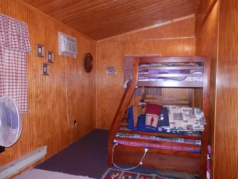 142 Swallow Ct, Bushkill, PA 18324 photo 8