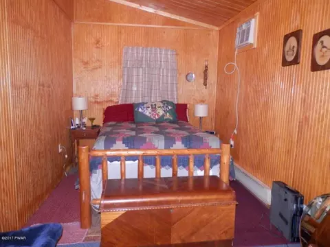 142 Swallow Ct, Bushkill, PA 18324 photo 9