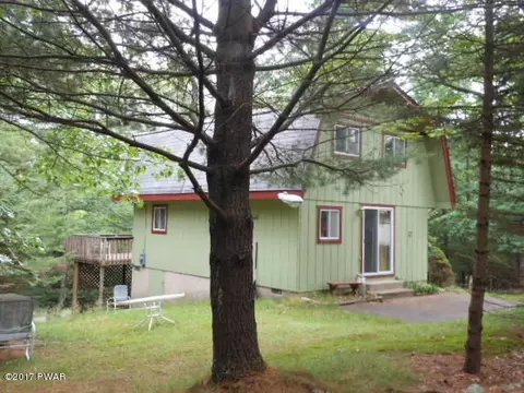 237 Skyline Dr, Dingmans Ferry, PA 18328 photo 2