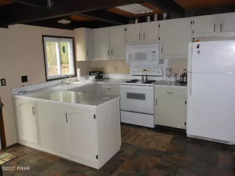 237 Skyline Dr, Dingmans Ferry, PA 18328 photo 6