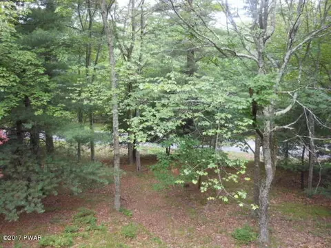 237 Skyline Dr, Dingmans Ferry, PA 18328 photo 21