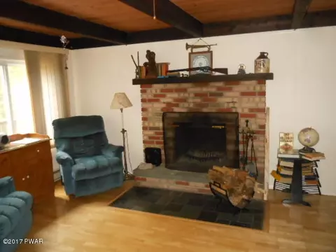 237 Skyline Dr, Dingmans Ferry, PA 18328 photo 10