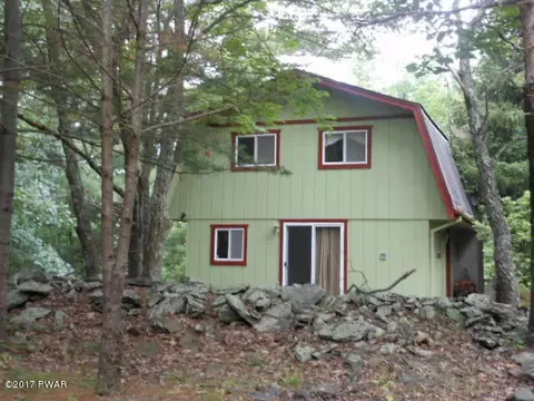 237 Skyline Dr, Dingmans Ferry, PA 18328 photo 1
