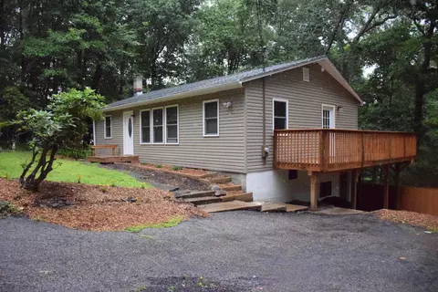 178 Outer Dr, Dingmans Ferry, PA 18328 photo 4