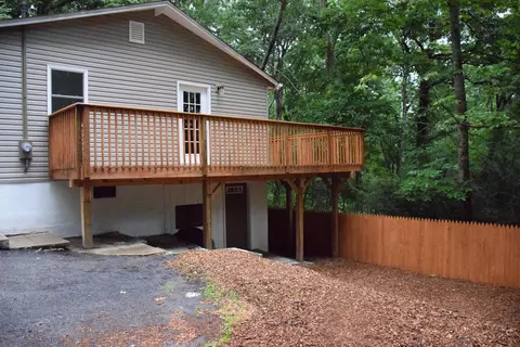 178 Outer Dr, Dingmans Ferry, PA 18328 photo 2