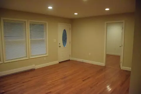 178 Outer Dr, Dingmans Ferry, PA 18328 photo 9