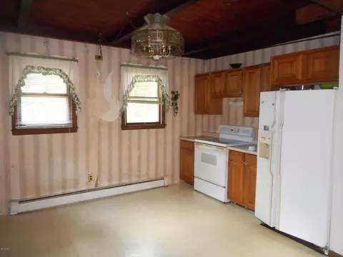 129 Fox Rd, Dingmans Ferry, PA 18328 photo 3