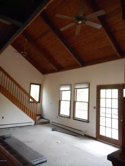 129 Fox Rd, Dingmans Ferry, PA 18328 photo 6
