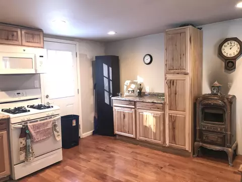 585 Sterling Rd, Newfoundland, PA 18445 photo 8