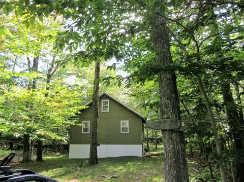 1095 Westside Dr, Newfoundland, PA 18445 photo 5