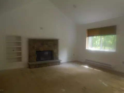 160 Sparrow Loop Rd, Bushkill, PA 18324 photo 8