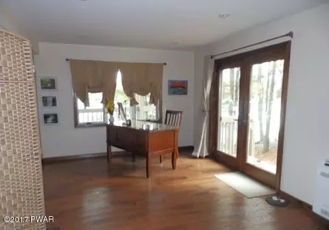 205 Mountain Lake Dr, Dingmans Ferry, PA 18328 photo 19
