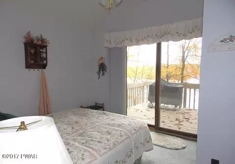 205 Mountain Lake Dr, Dingmans Ferry, PA 18328 photo 9