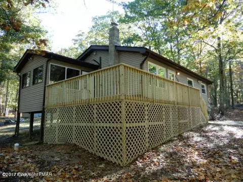 1004 E Deer Run, Bushkill, PA 18324 photo 2