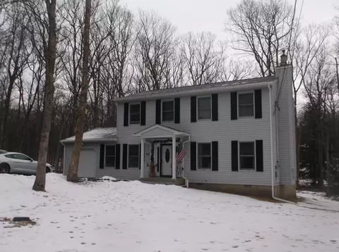 103 Colette Ln, Dingmans Ferry, PA 18328 photo 1