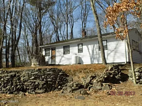 136 Beech Rd, Dingmans Ferry, PA 18328 photo 6
