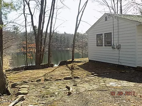 136 Beech Rd, Dingmans Ferry, PA 18328 photo 3