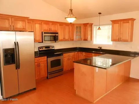 122 Ledgeway Dr, Dingmans Ferry, PA 18328 photo 6