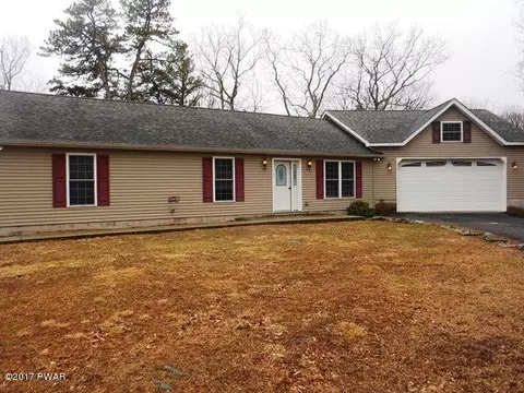 122 Ledgeway Dr, Dingmans Ferry, PA 18328 photo 1