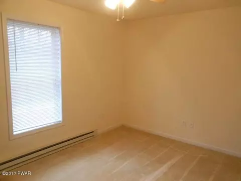 122 Ledgeway Dr, Dingmans Ferry, PA 18328 photo 21