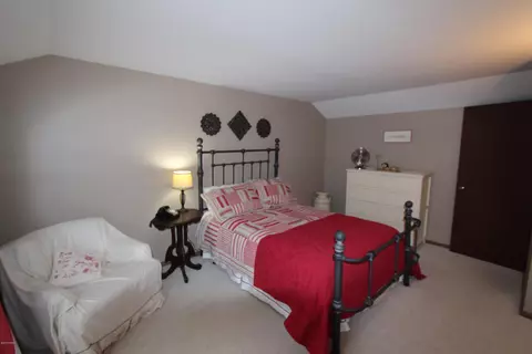 127 Panorama Trl, Dingmans Ferry, PA 18328 photo 35