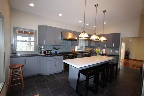 127 Panorama Trl, Dingmans Ferry, PA 18328 photo 23