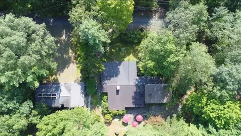 127 Panorama Trl, Dingmans Ferry, PA 18328 photo 6