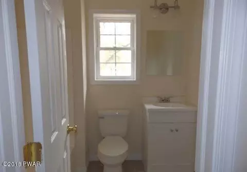 332 Marcel Dr, Dingmans Ferry, PA 18328 photo 8