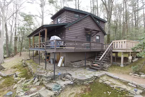 149 Lightning Way, Paupack, PA 18451 photo 2