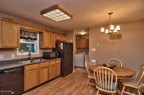 121 Beech Rd, Dingmans Ferry, PA 18328 photo 9