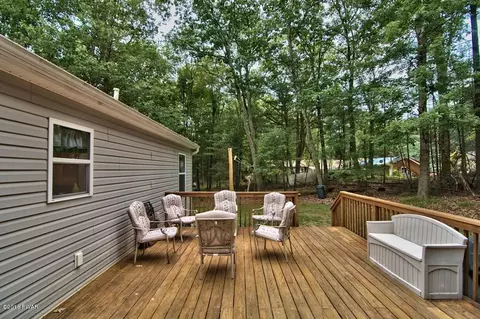 121 Beech Rd, Dingmans Ferry, PA 18328 photo 3