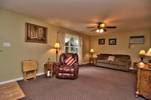 121 Beech Rd, Dingmans Ferry, PA 18328 photo 4