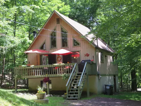 2112 Eagle Path, Bushkill, PA 18324 photo 1
