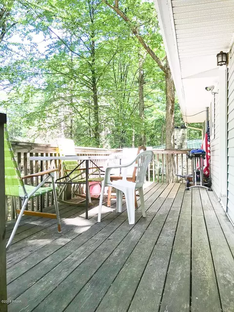 136 E Shore Dr, Dingmans Ferry, PA 18328 photo 3