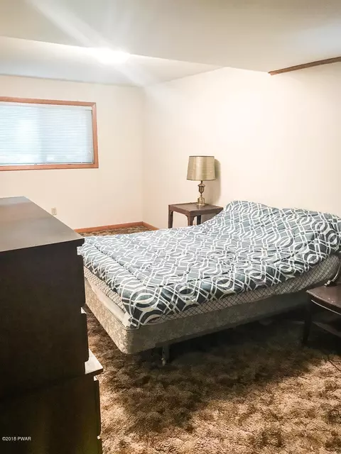 136 E Shore Dr, Dingmans Ferry, PA 18328 photo 21