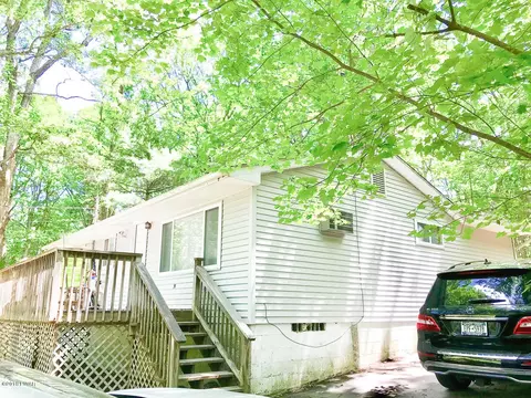 136 E Shore Dr, Dingmans Ferry, PA 18328 photo 1