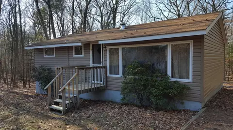 115 Arrowood Dr, Dingmans Ferry, PA 18328 photo 1