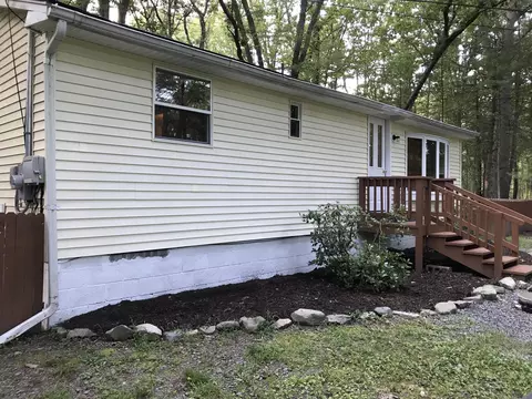 135 Maple St, Dingmans Ferry, PA 18328 photo 24