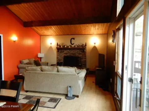 103 Doe Loop, Bushkill, PA 18324 photo 3