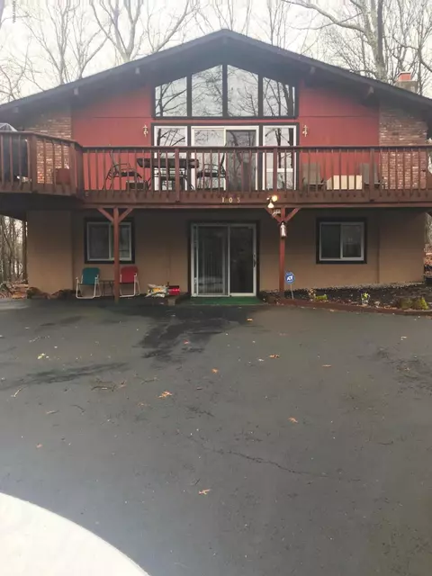 103 Doe Loop, Bushkill, PA 18324 photo 1