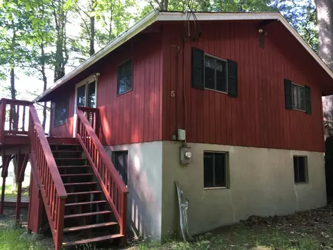 136 Marcel Dr, Dingmans Ferry, PA 18328 photo 2