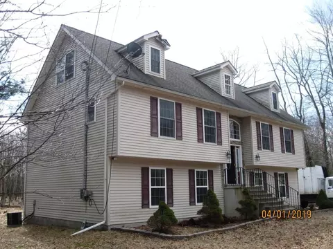 106 Apache Trl, Dingmans Ferry, PA 18328 photo 1