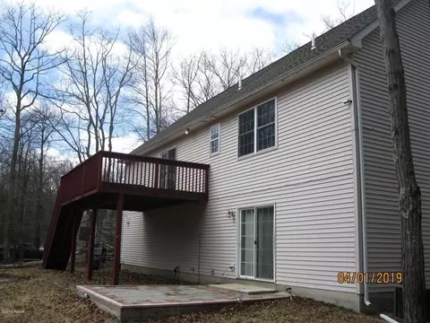 106 Apache Trl, Dingmans Ferry, PA 18328 photo 3