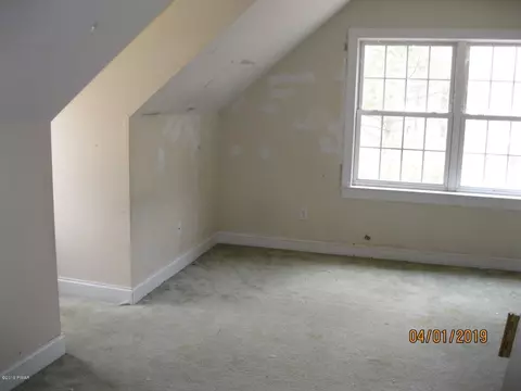 106 Apache Trl, Dingmans Ferry, PA 18328 photo 13