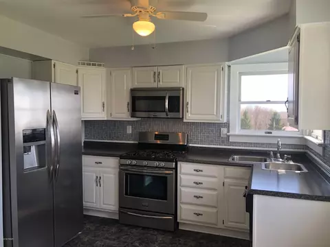 21 Fall Brook Rd, Starlight, PA 18461 photo 6