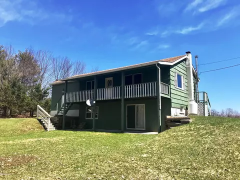 21 Fall Brook Rd, Starlight, PA 18461 photo 4
