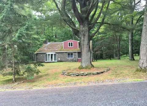 110 Elm Rd, Tafton, PA 18464 photo 3